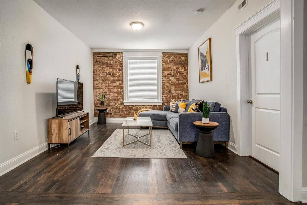 Oasis Midtown Kc- 2 Bedroom Apt Kansas City Exteriör bild